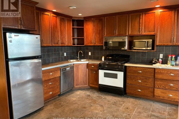 Upper Unit - 1426 Victoria Street N, Kitchener, ON, photo 3