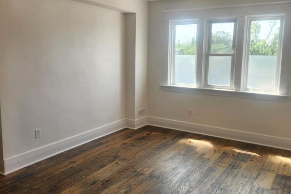 Living room - Upper Unit - 312 Wharncliffe Road S, London South, ON N6J2L7 Photo 2