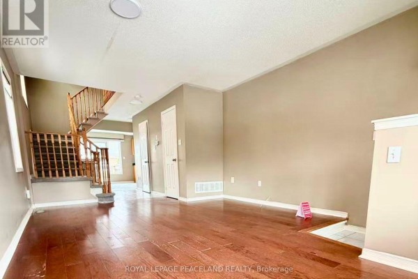 Kitchen - Upper Unit - 367 Marble Place, Newmarket, ON L3X2P1 Photo 2