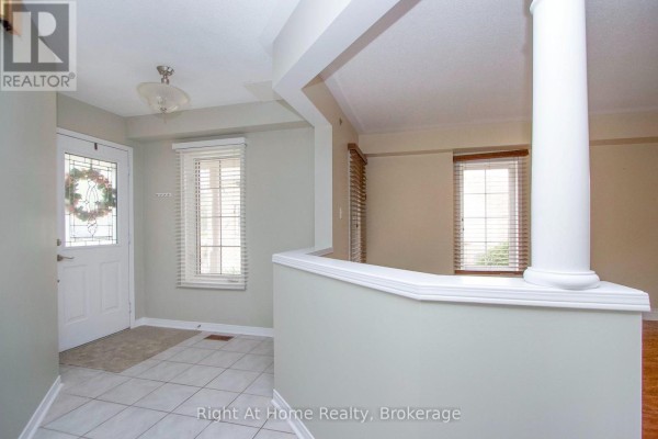 Kitchen - Upper Unit - 75 Millburn Drive, Clarington, ON L1C5L6 Photo 3