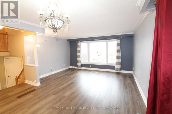 Upper Unit - 8 Meadowland Avenue, Barrie, ON, photo 3
