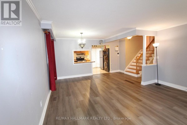 Primary Bedroom - Upper Unit - 8 Meadowland Avenue, Barrie, ON L4N2Y4 Photo 4