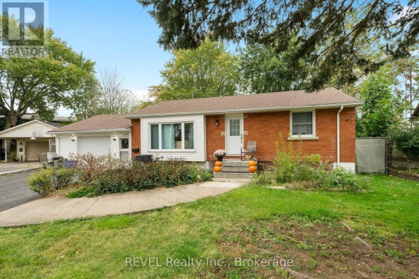 Upper Unit - 8327 Parkway Drive, Niagara Falls, ON L2G6W8 Photo 2