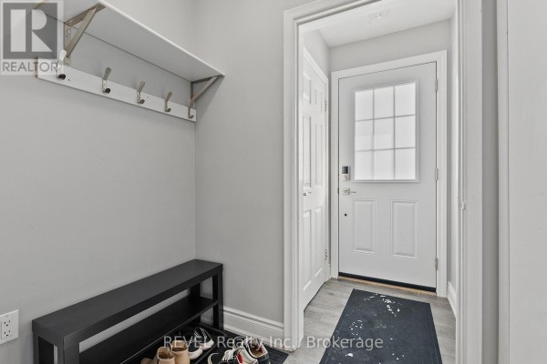 Upper Unit - 8327 Parkway Drive, Niagara Falls, ON L2G6W8 Photo 4