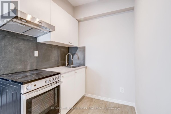 Upper Unit 2 - 2443 Dundas Street W, Toronto, ON M6P1X3 Photo 5