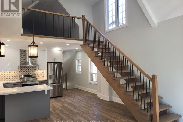 Upstairs - 195 Oakmount Road N, Toronto, ON M6P2N1 Photo 3