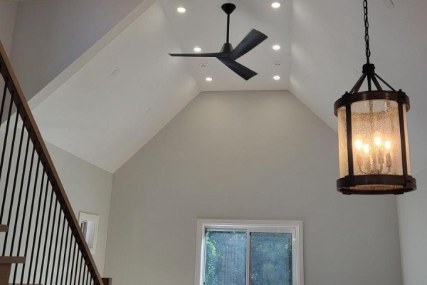 Upstairs - 195 Oakmount Road N, Toronto, ON M6P2N1 Photo 4