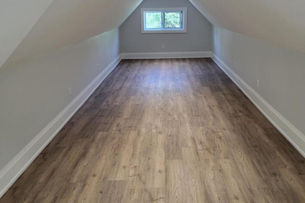 Upstairs - 195 Oakmount Road N, Toronto, ON M6P2N1 Photo 5