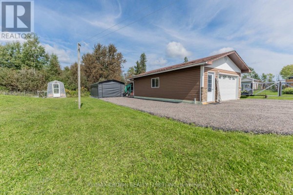 Kitchen - Val Rita - 112 Williamson Con 1 Road, Kapuskasing, ON P0L2G0 Photo 2