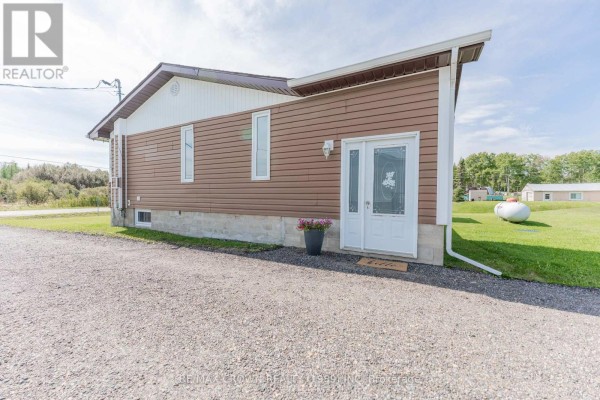 Bedroom - Val Rita - 112 Williamson Con 1 Road, Kapuskasing, ON P0L2G0 Photo 4