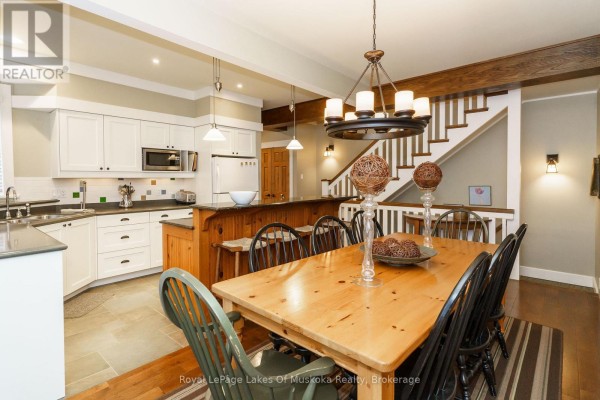 Villa 1, Week 7 - 1020 Birch Glen Road, Lake Of Bays, ON, photo 3