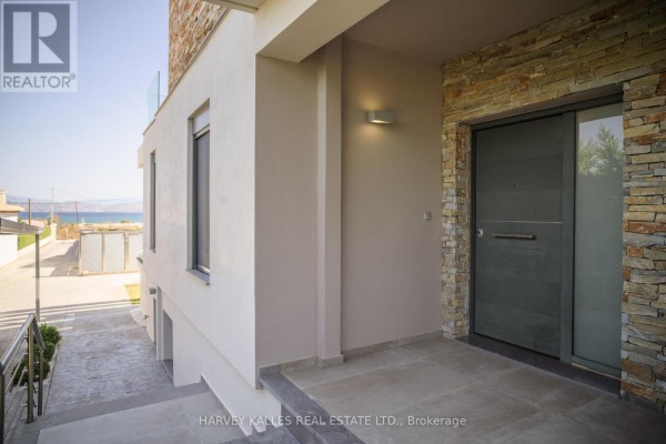Kitchen - Villa 4 Imion Street, Greece, ON  Photo 5