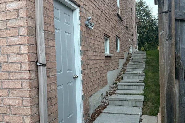 Kitchen - Walkout Basement - 23 Lark Crescent, Richmond Hill, ON L4S2N1 Photo 4