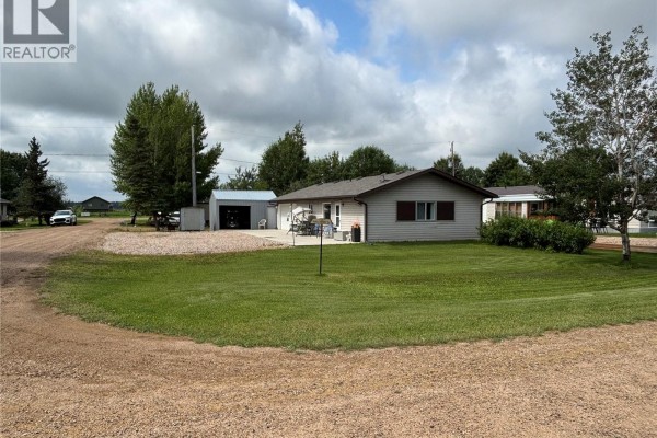 Bedroom - Wallman Cabin (otter Cres), Delaronde Lake, SK S0J0E0 Photo 3