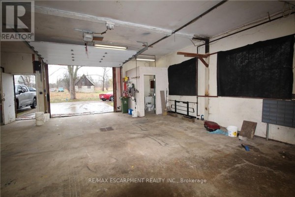Warehouse - 481 Garner Road E, Hamilton, ON, photo 2