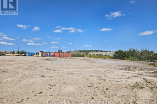 Yard - 69 Saunders Road, Barrie, ON, photo 3